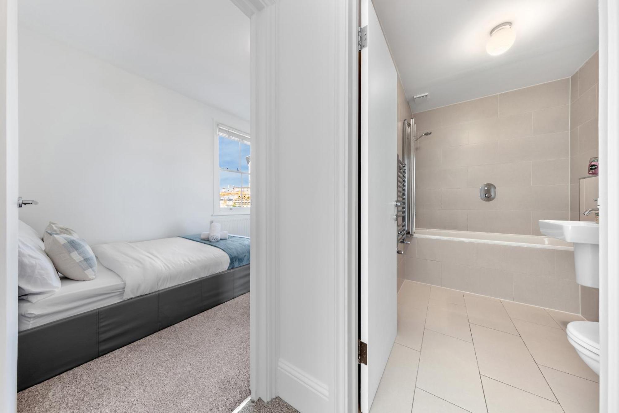 Luxury 4 Bedroom Flat With Stunning Shard View From Terrace In Central London! Next To Station, Sleeps 9 Luaran gambar