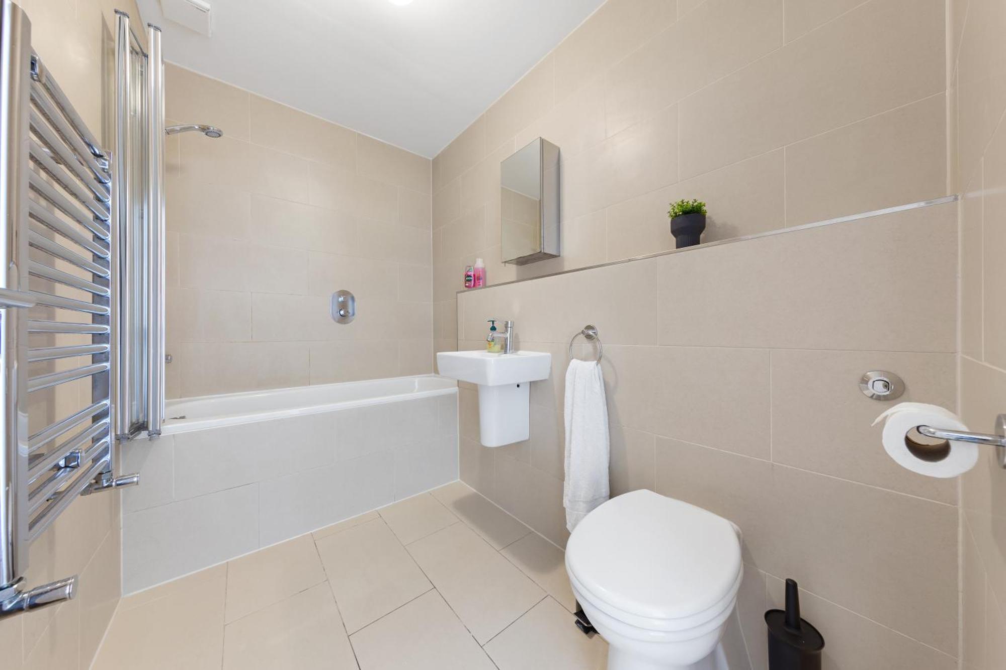Luxury 4 Bedroom Flat With Stunning Shard View From Terrace In Central London! Next To Station, Sleeps 9 Luaran gambar