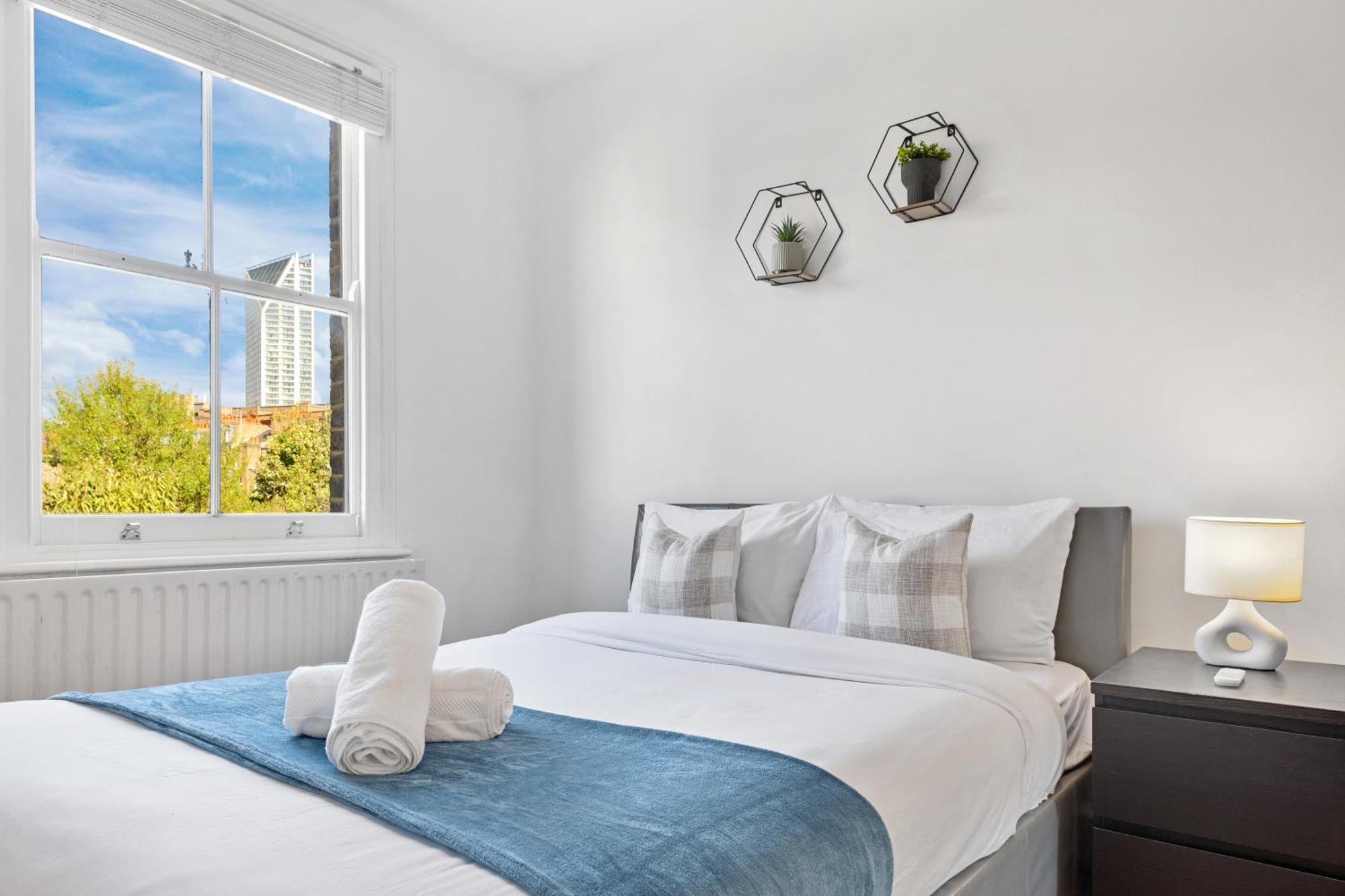 Luxury 4 Bedroom Flat With Stunning Shard View From Terrace In Central London! Next To Station, Sleeps 9 Luaran gambar