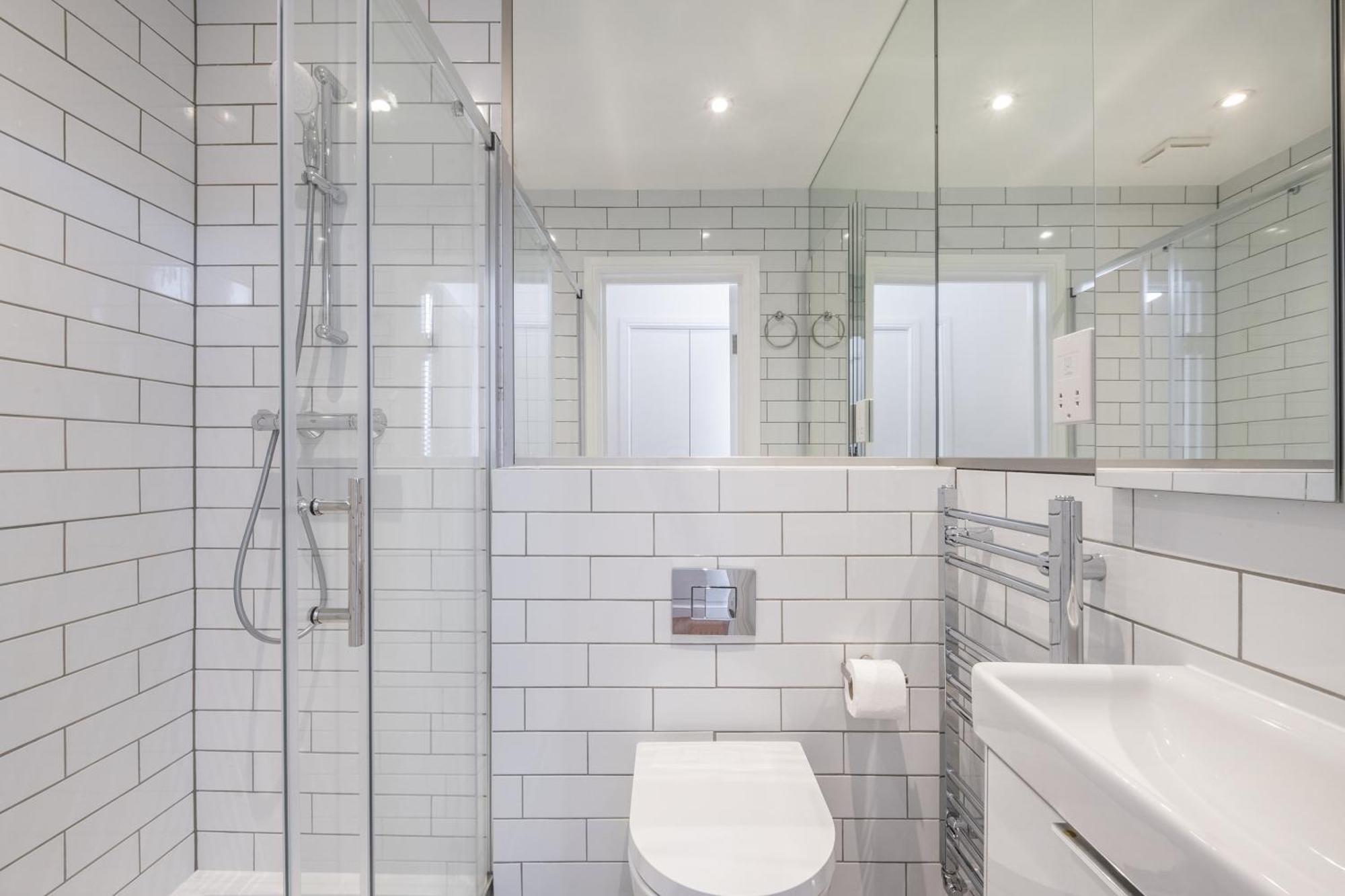 Luxury 4 Bedroom Flat With Stunning Shard View From Terrace In Central London! Next To Station, Sleeps 9 Bilik gambar